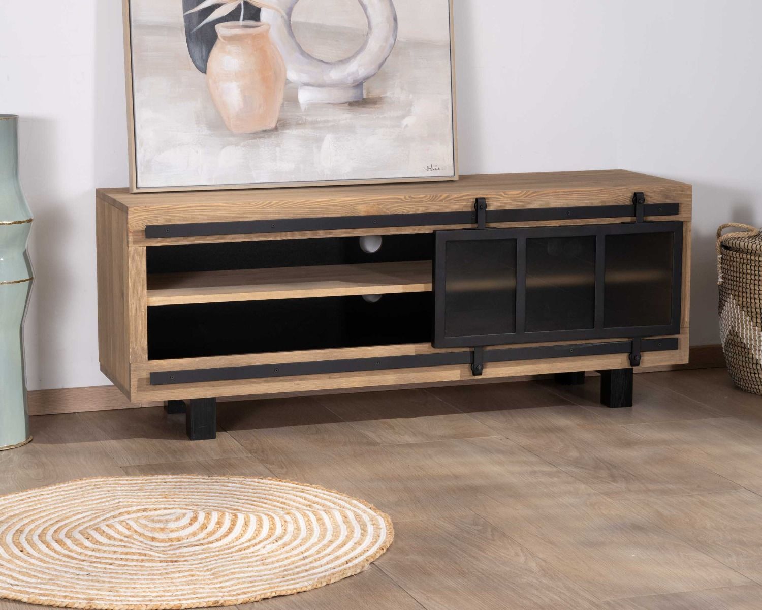 Meuble TV 140 cm contemporain en pin brossé avec porte coulissante vitrée "Tolf"