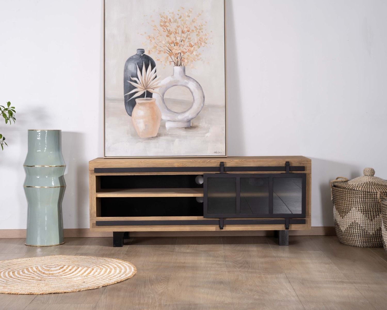 Meuble TV 140 cm contemporain en pin brossé avec porte coulissante vitrée "Tolf"