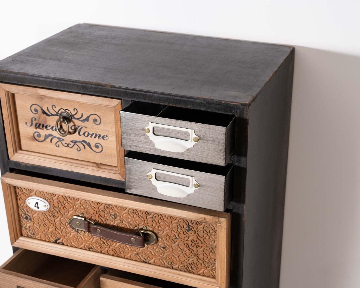 Commode verticale en sapin noir et façades décos "Mélimélo Indus"