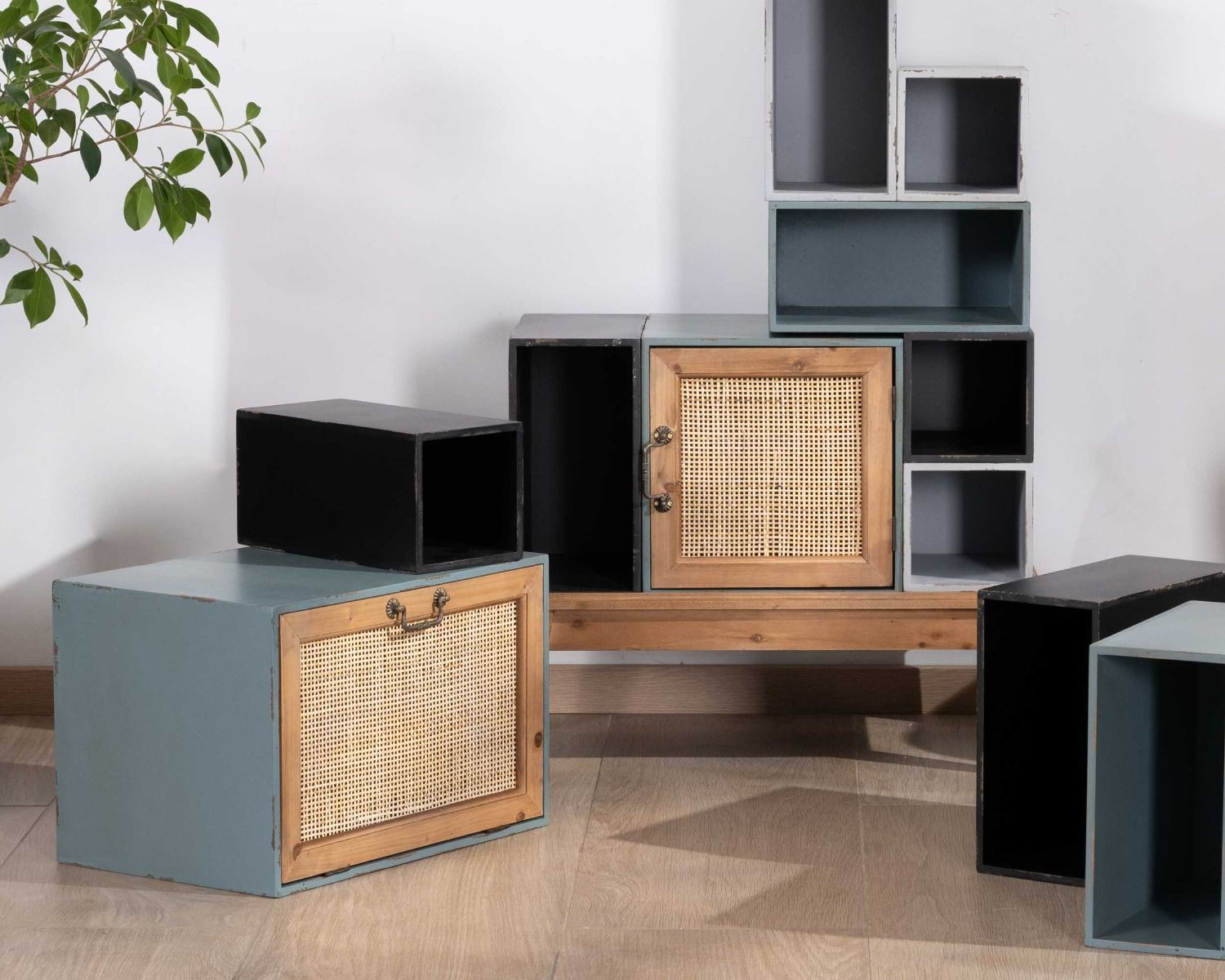 Meuble de rangement avec caissons modulaires en sapin et rotin "Mélimélo Indus"