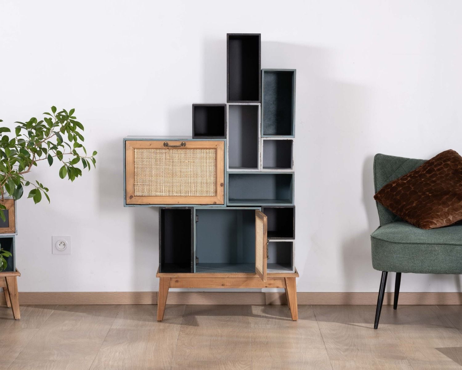 Meuble de rangement avec caissons modulaires en sapin et rotin "Mélimélo Indus"