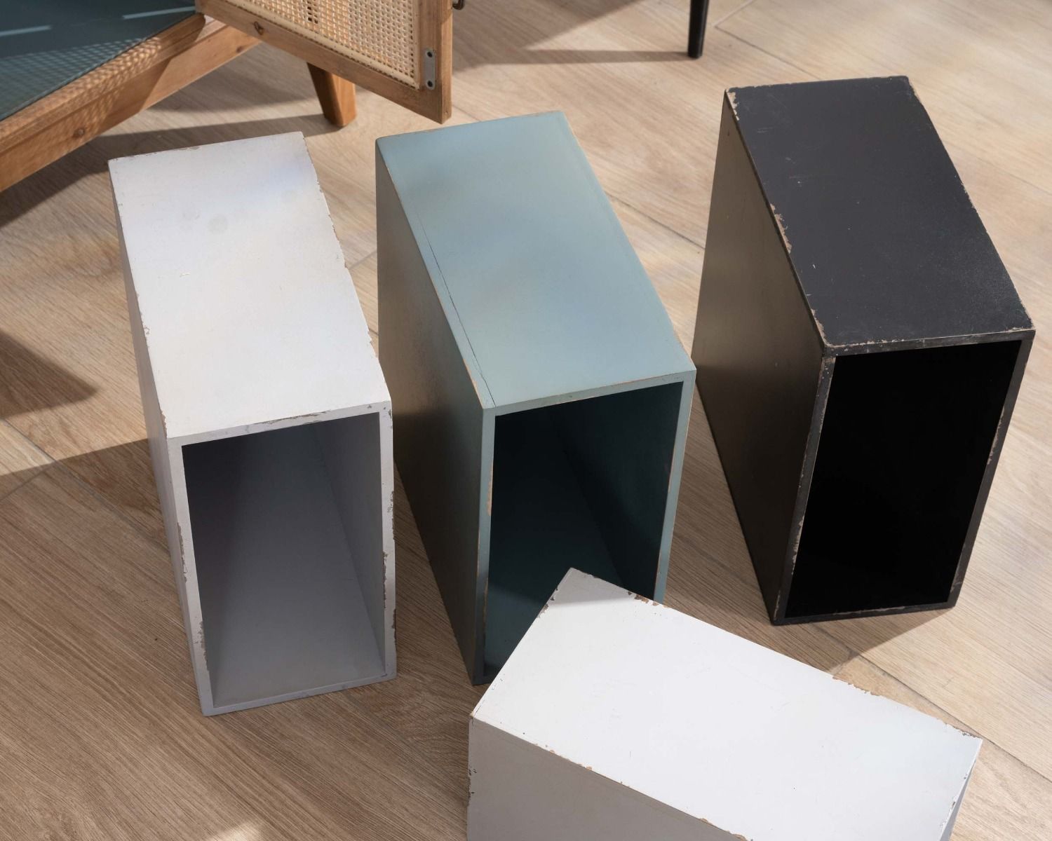 Meuble de rangement avec caissons modulaires en sapin et rotin "Mélimélo Indus"