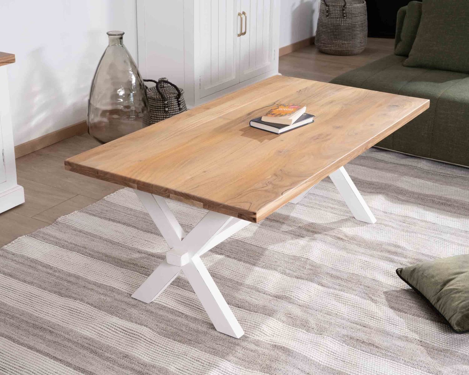 Table de salon rectangulaire en acacia et pied blanc style champêtre "Trégastel"