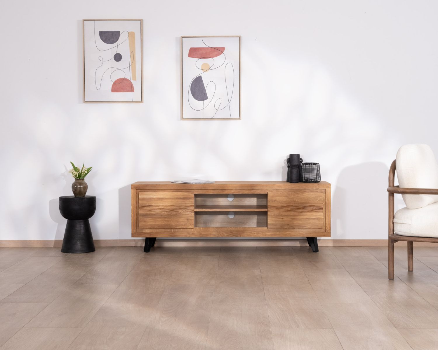 Meuble TV en chêne huilé 160 cm "Wave" avec niches centrales esprit zen