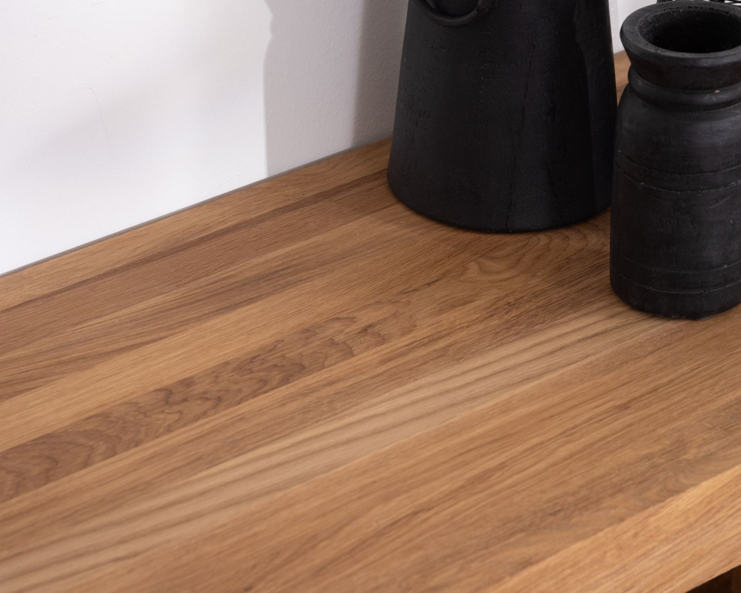 Meuble TV en chêne huilé 160 cm "Wave" avec niches centrales esprit zen