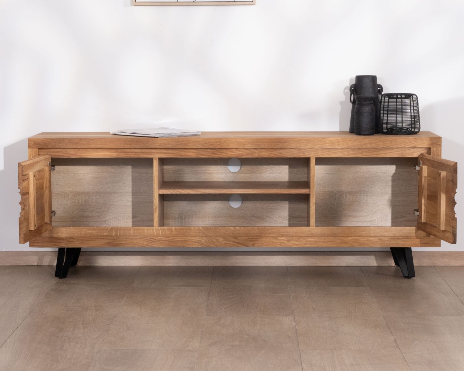 Meuble TV en chêne huilé 160 cm "Wave" avec niches centrales esprit zen