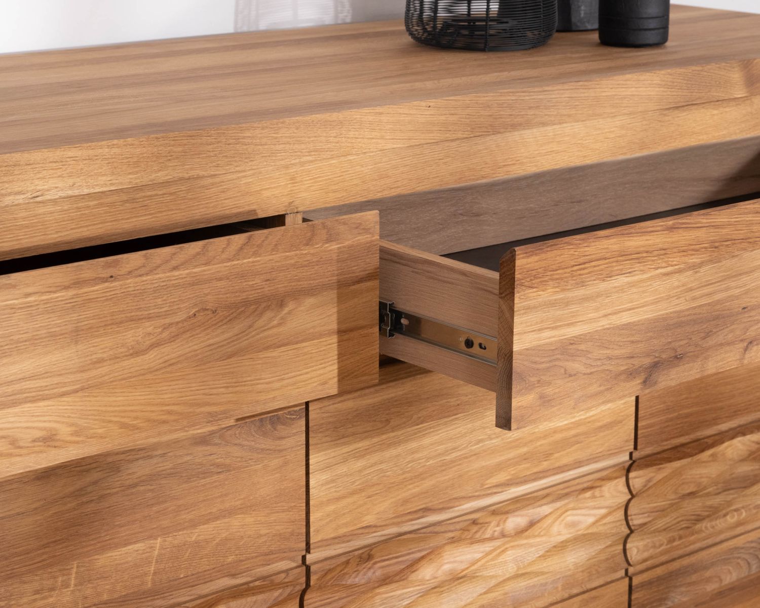 Grand buffet en chêne huilé 190 cm "Wave" esprit contemporain épuré