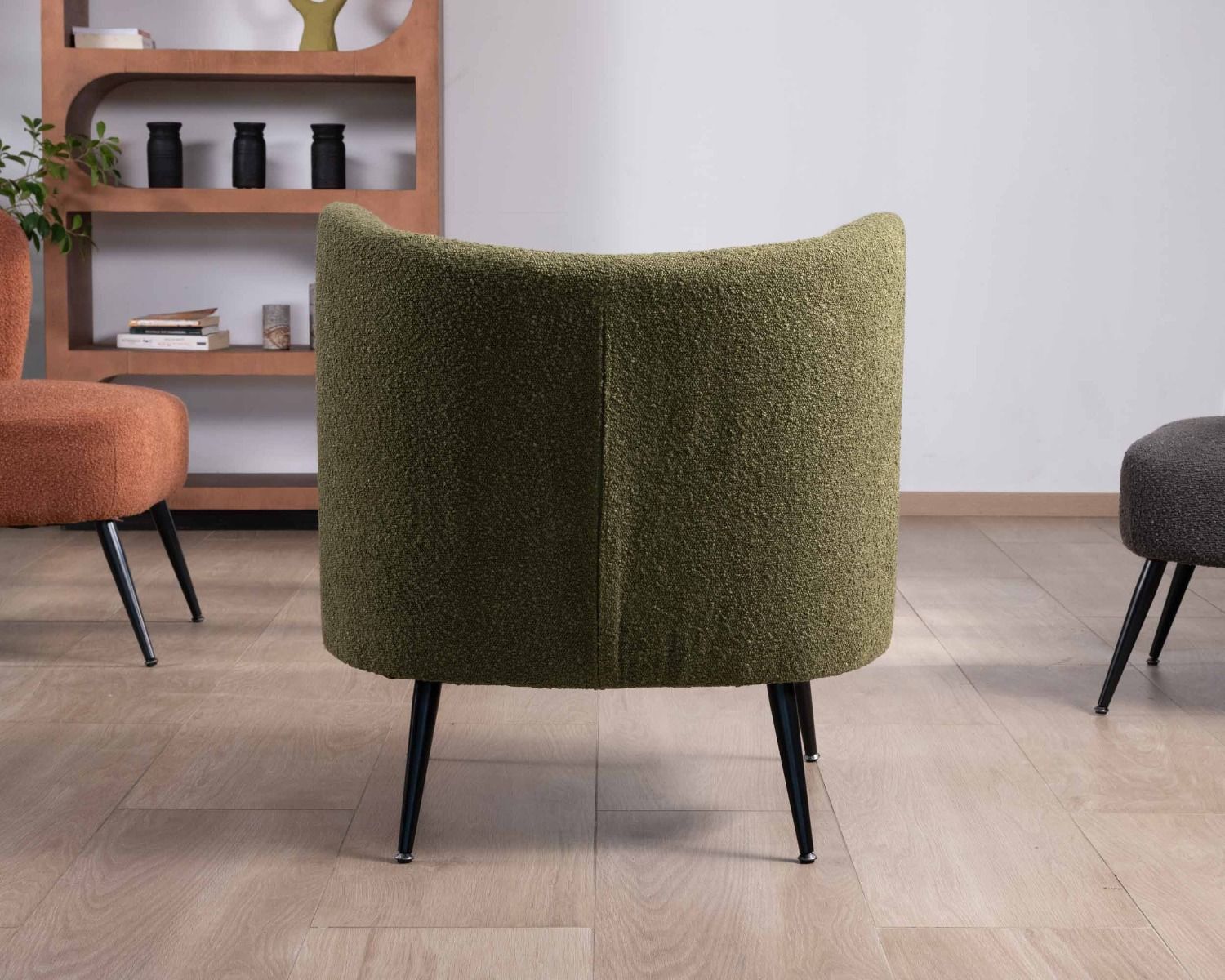 Fauteuil crapaud en tissu vert et pieds métal "Ripple"