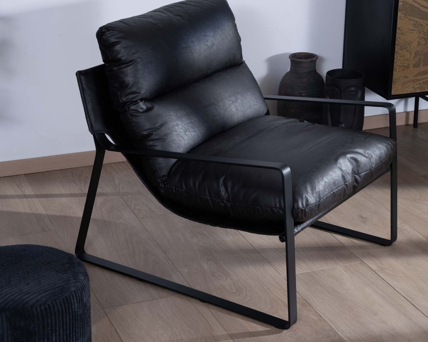 Fauteuil club revisité tissu anthracite et métal noir "Torsten"