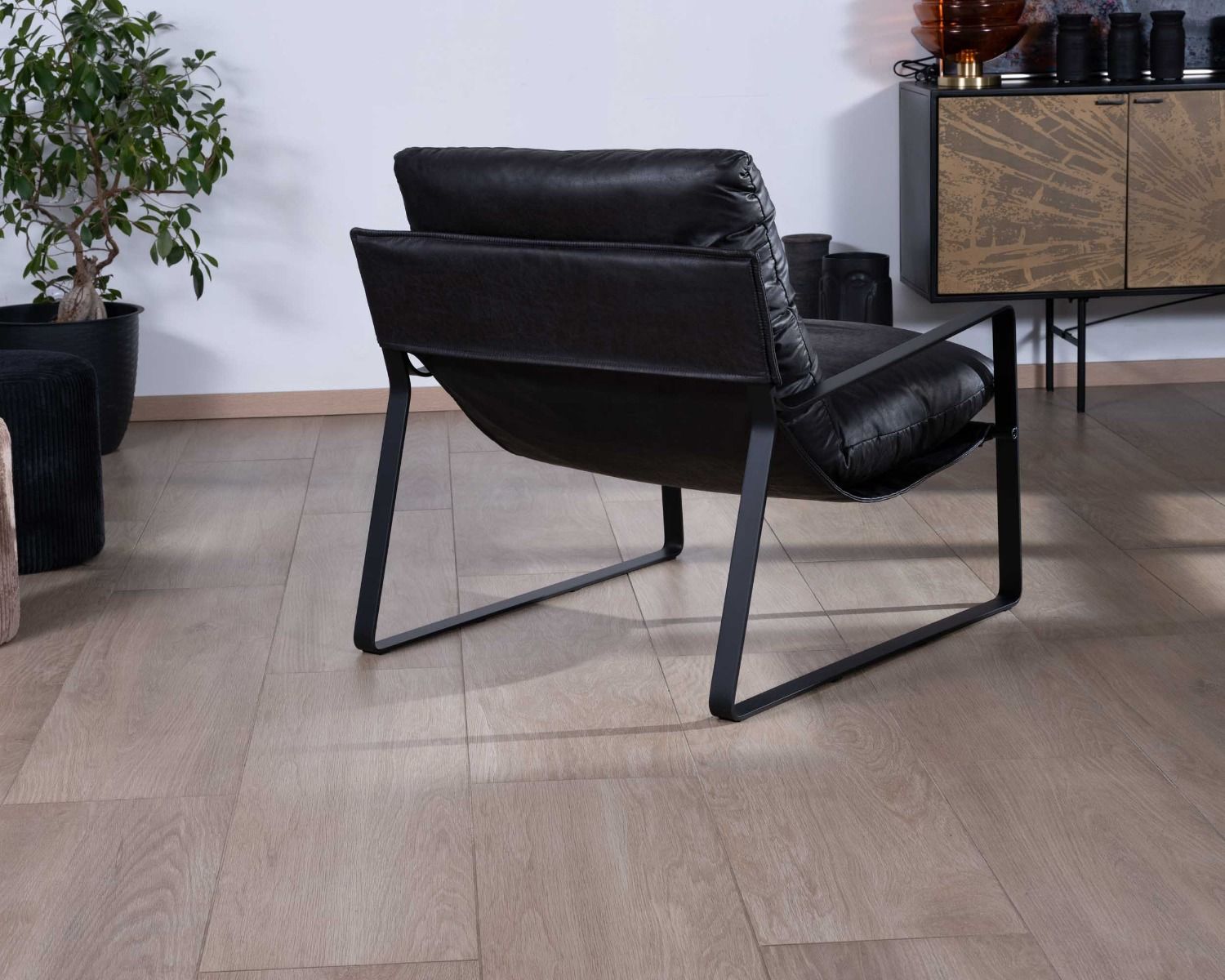 Fauteuil club revisité tissu anthracite et métal noir "Torsten"