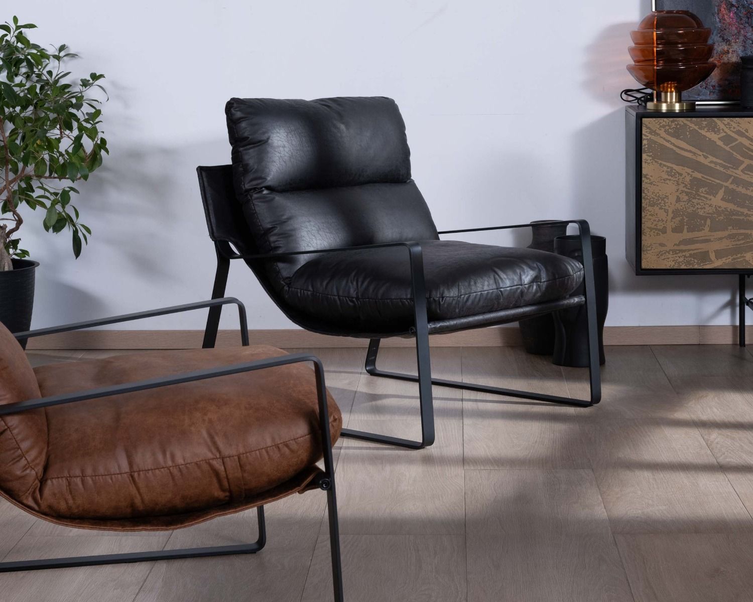 Fauteuil club revisité tissu anthracite et métal noir "Torsten"