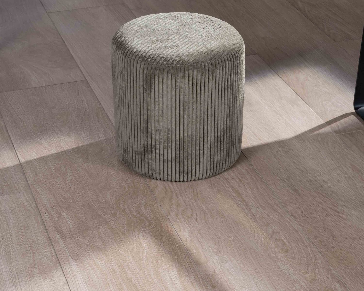 Lot de 2 petits poufs ronds en velours côtelé kaki "Snaw" diamètre 35 cm