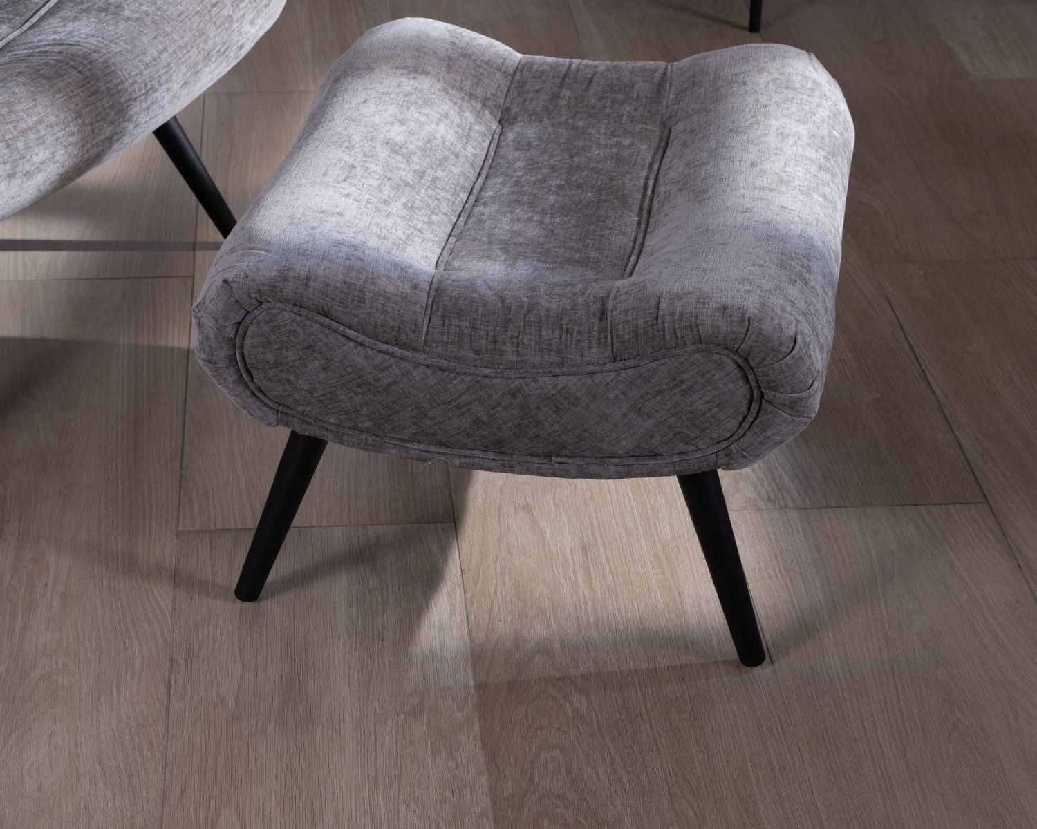 Fauteuil confort avec repose-pieds en velours gris "Caspe"
