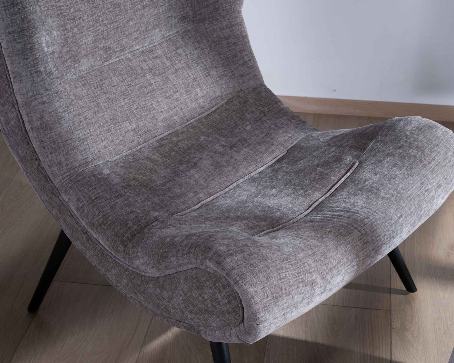 Fauteuil confort avec repose-pieds en velours gris "Caspe"