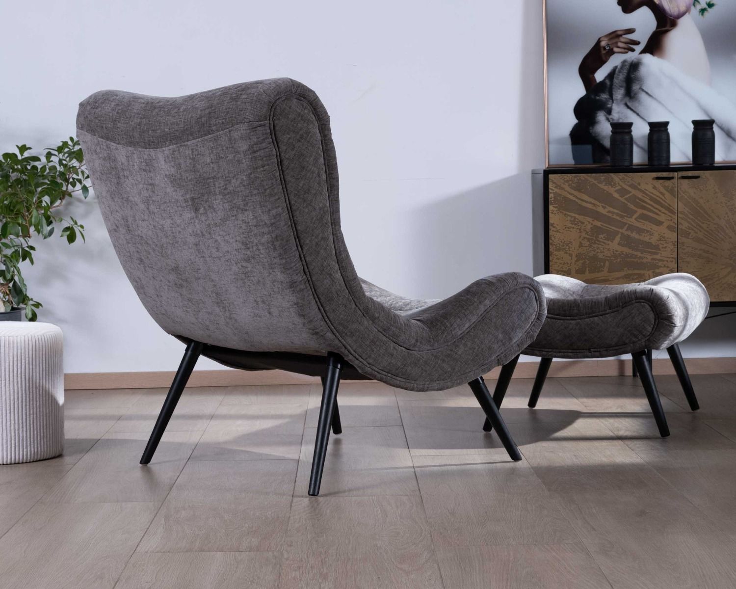 Fauteuil confort avec repose-pieds en velours gris "Caspe"