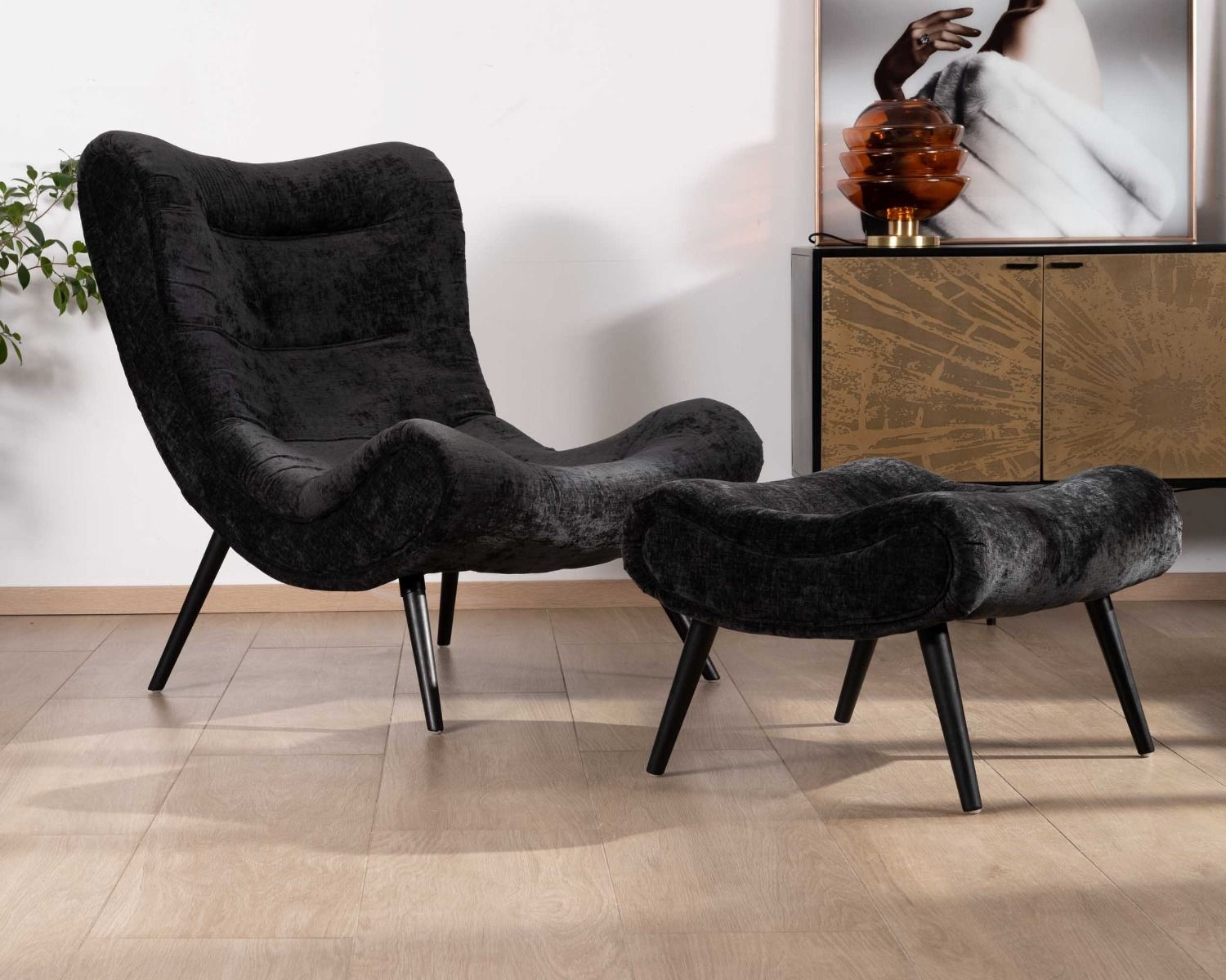 Fauteuil de détente avec pouf en tissu noir "Caspe"