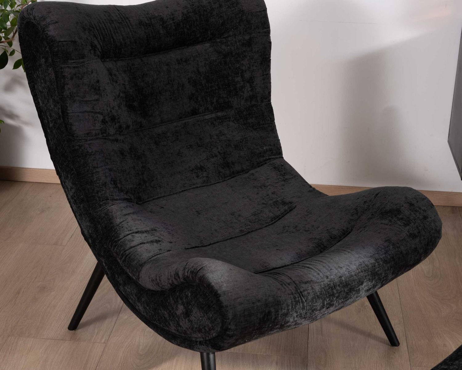 Fauteuil de détente avec pouf en tissu noir "Caspe"