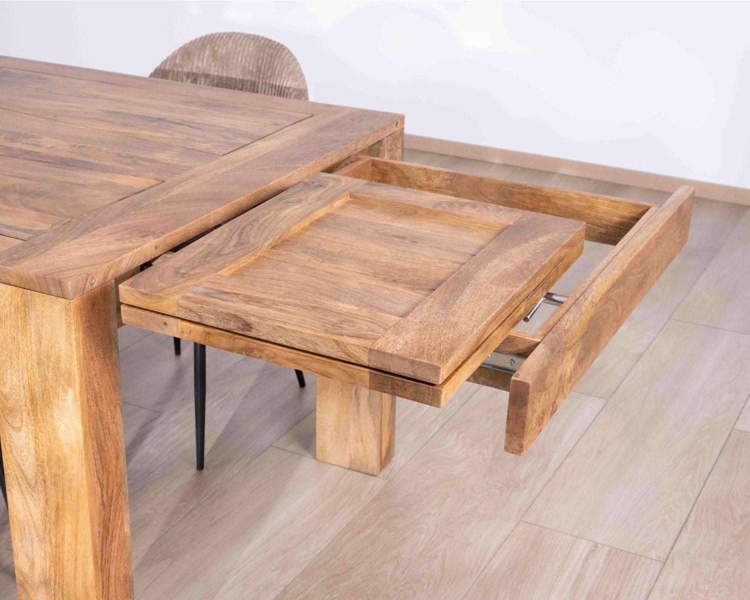 Table de repas extensible en manguier foncé "Jappy" 160 à 250 cm