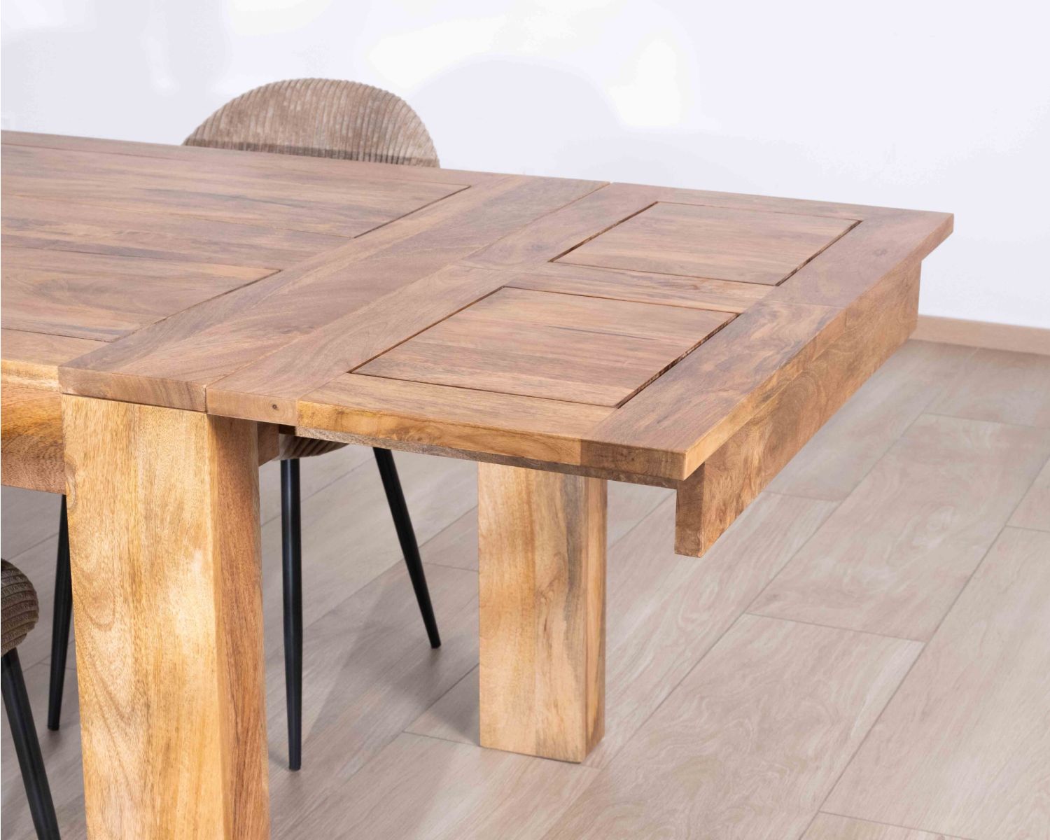 Table de repas extensible en manguier foncé "Jappy" 160 à 250 cm