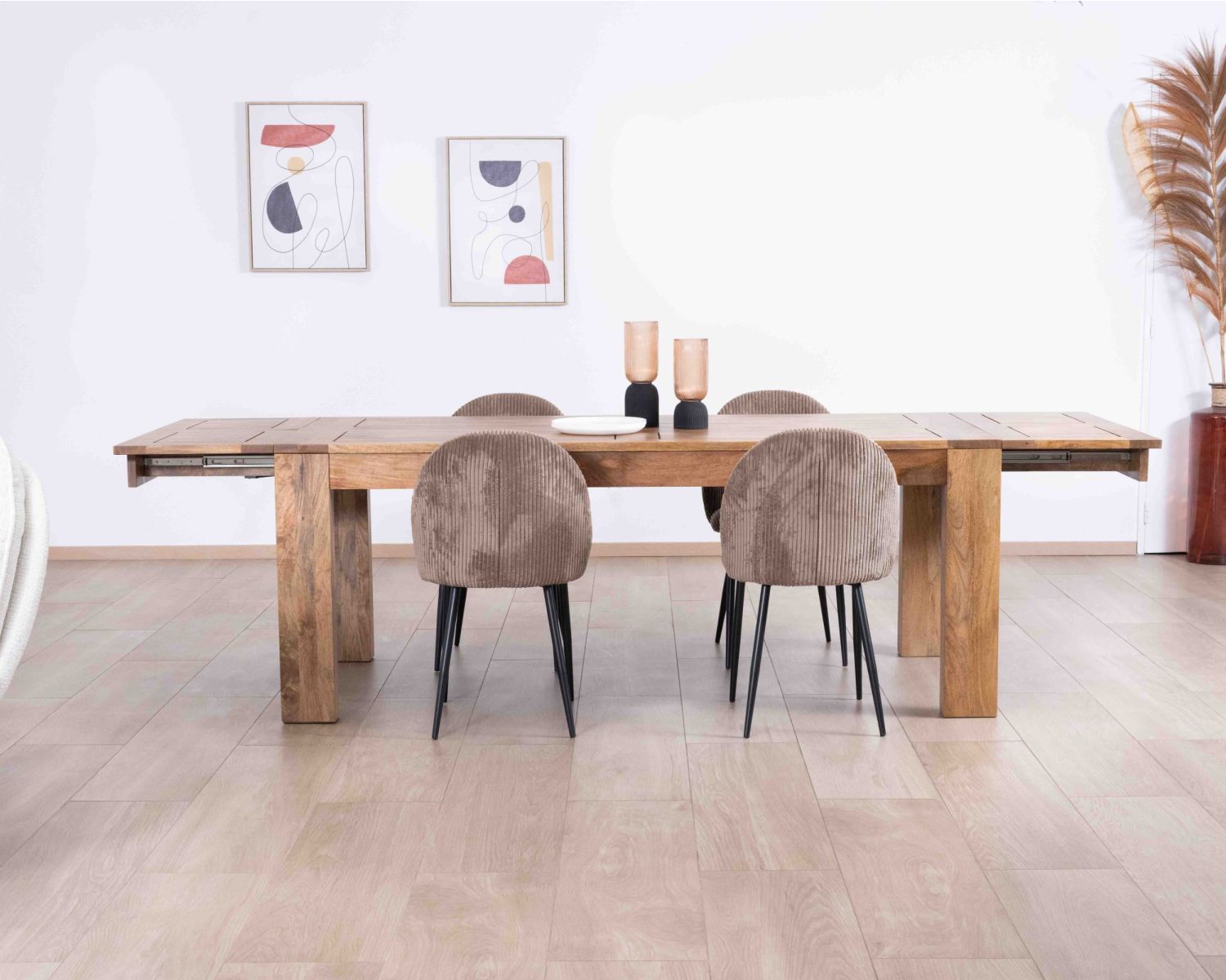 Table de repas extensible en manguier foncé "Jappy" 160 à 250 cm