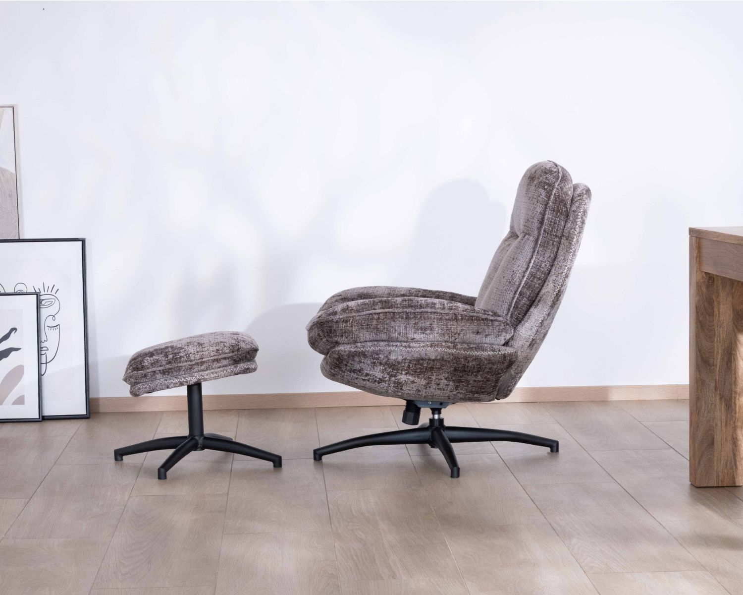 Fauteuil confort gris cendré esprit rétro avec repose-pieds "Branson" pivotant 360°