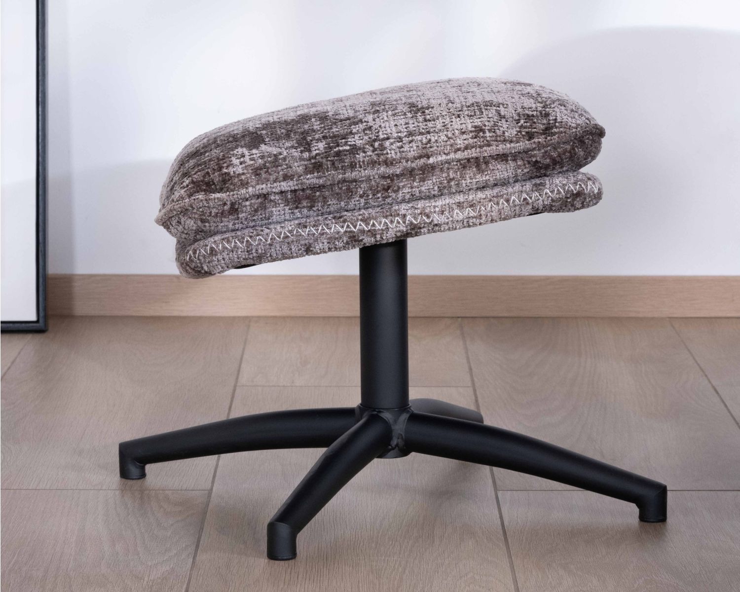 Fauteuil confort gris cendré esprit rétro avec repose-pieds "Branson" pivotant 360°