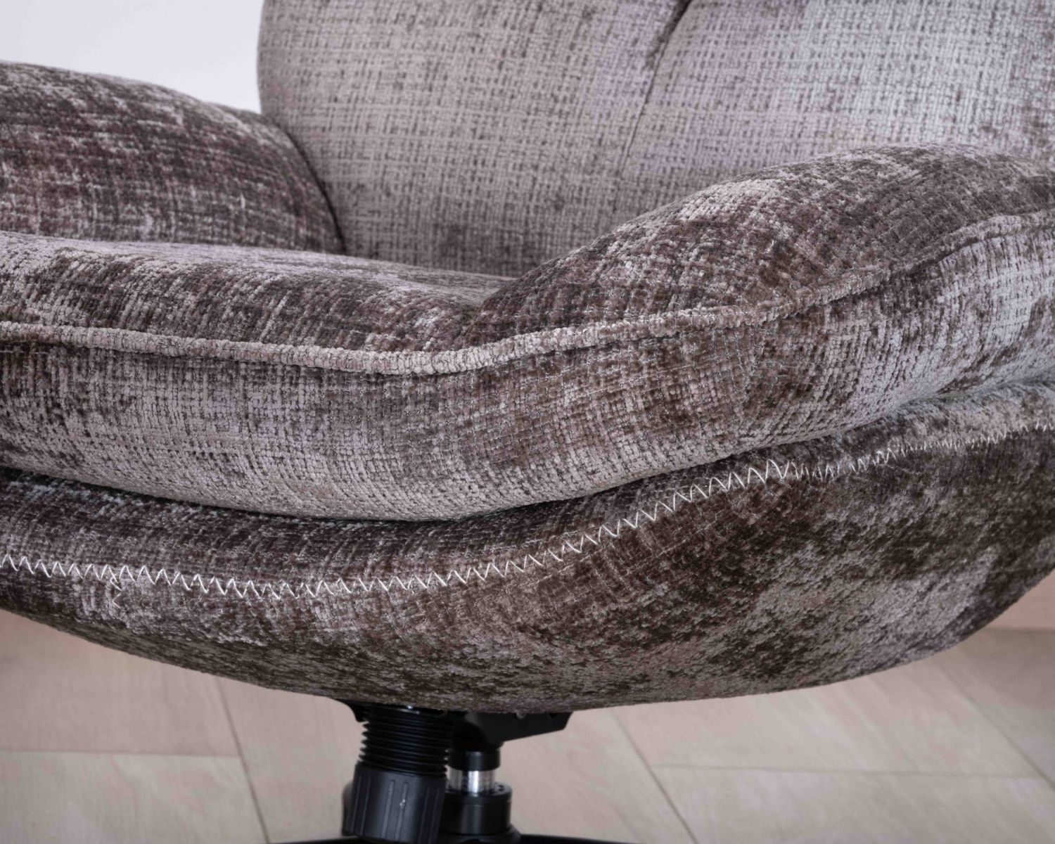 Fauteuil confort gris cendré esprit rétro avec repose-pieds "Branson" pivotant 360°