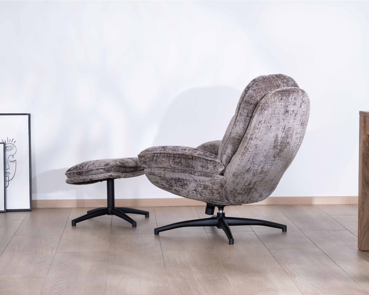 Fauteuil confort gris cendré esprit rétro avec repose-pieds "Branson" pivotant 360°