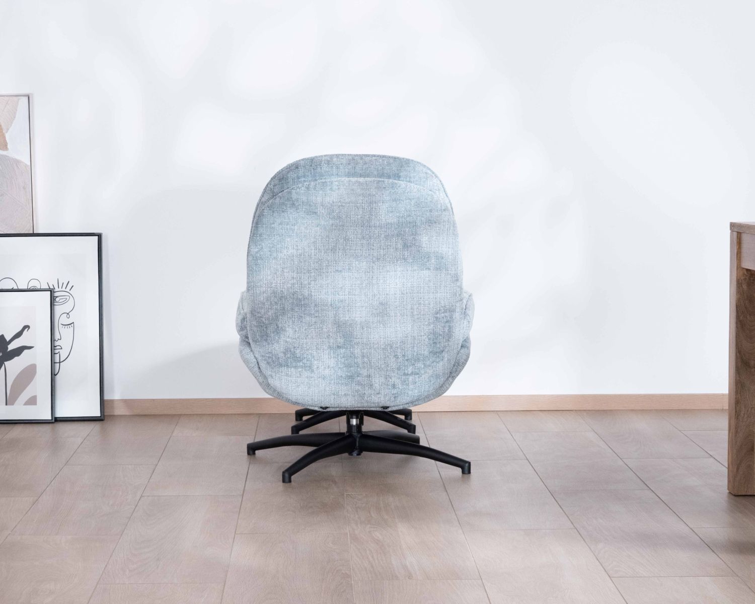 Fauteuil rotatif enveloppant avec repose-pieds "Branson" en tissu bleu glacier