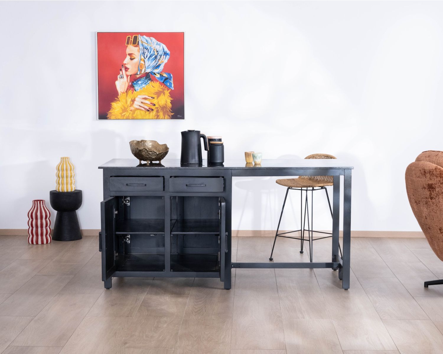 Îlot de cuisine noir avec coin repas "Grand Chef" en manguier et granit