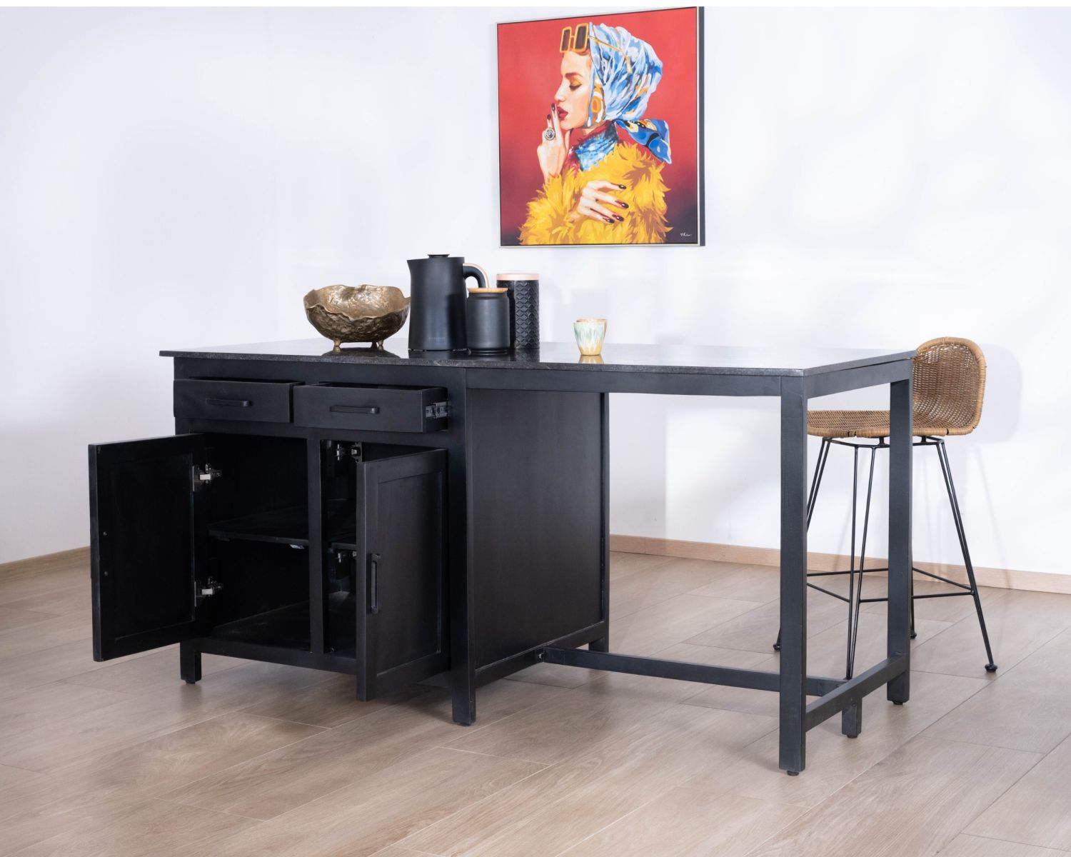 Îlot de cuisine noir avec coin repas "Grand Chef" en manguier et granit