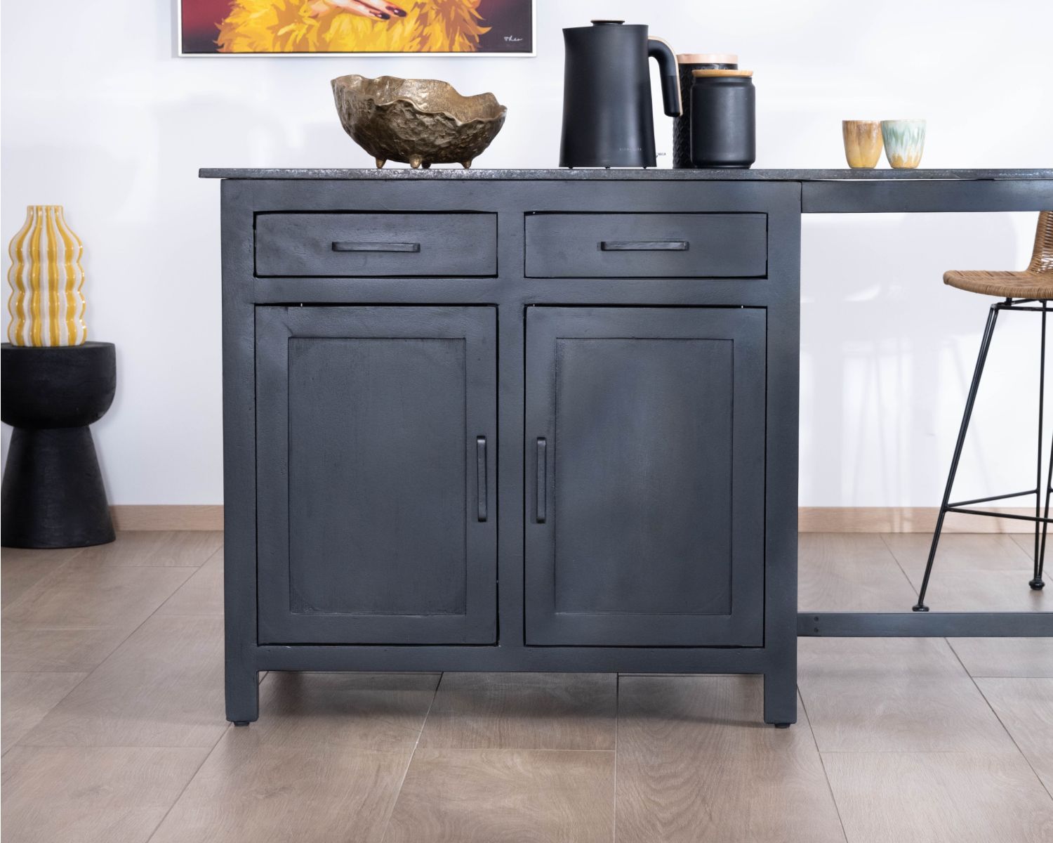 Îlot de cuisine noir avec coin repas "Grand Chef" en manguier et granit