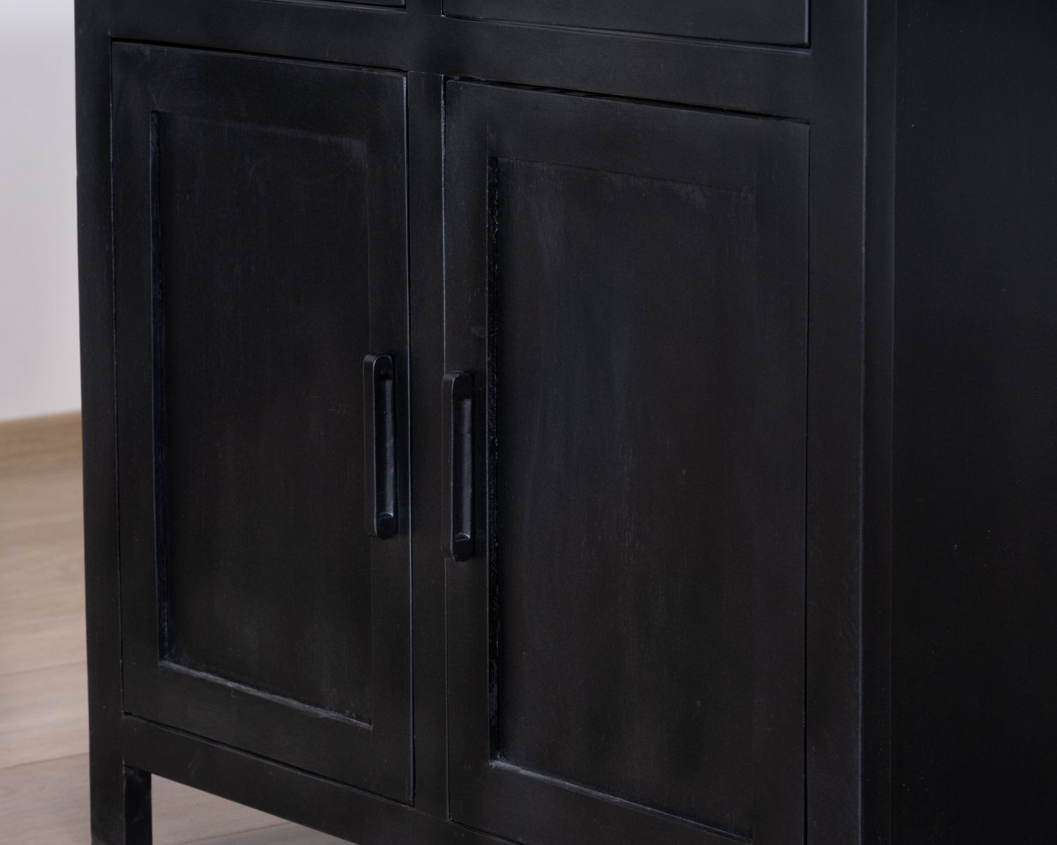 Îlot de cuisine noir avec coin repas "Grand Chef" en manguier et granit