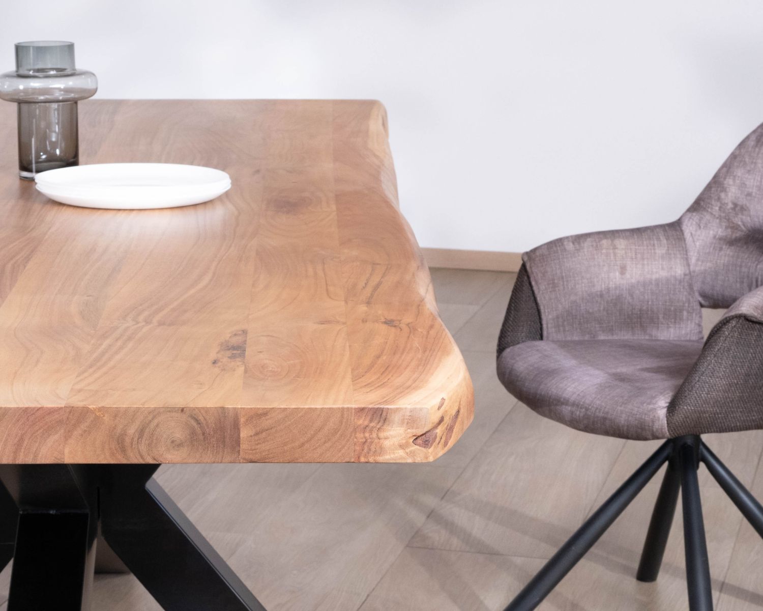 Table à manger haut de gamme plateau bois épais pieds métal "3D" 240cm