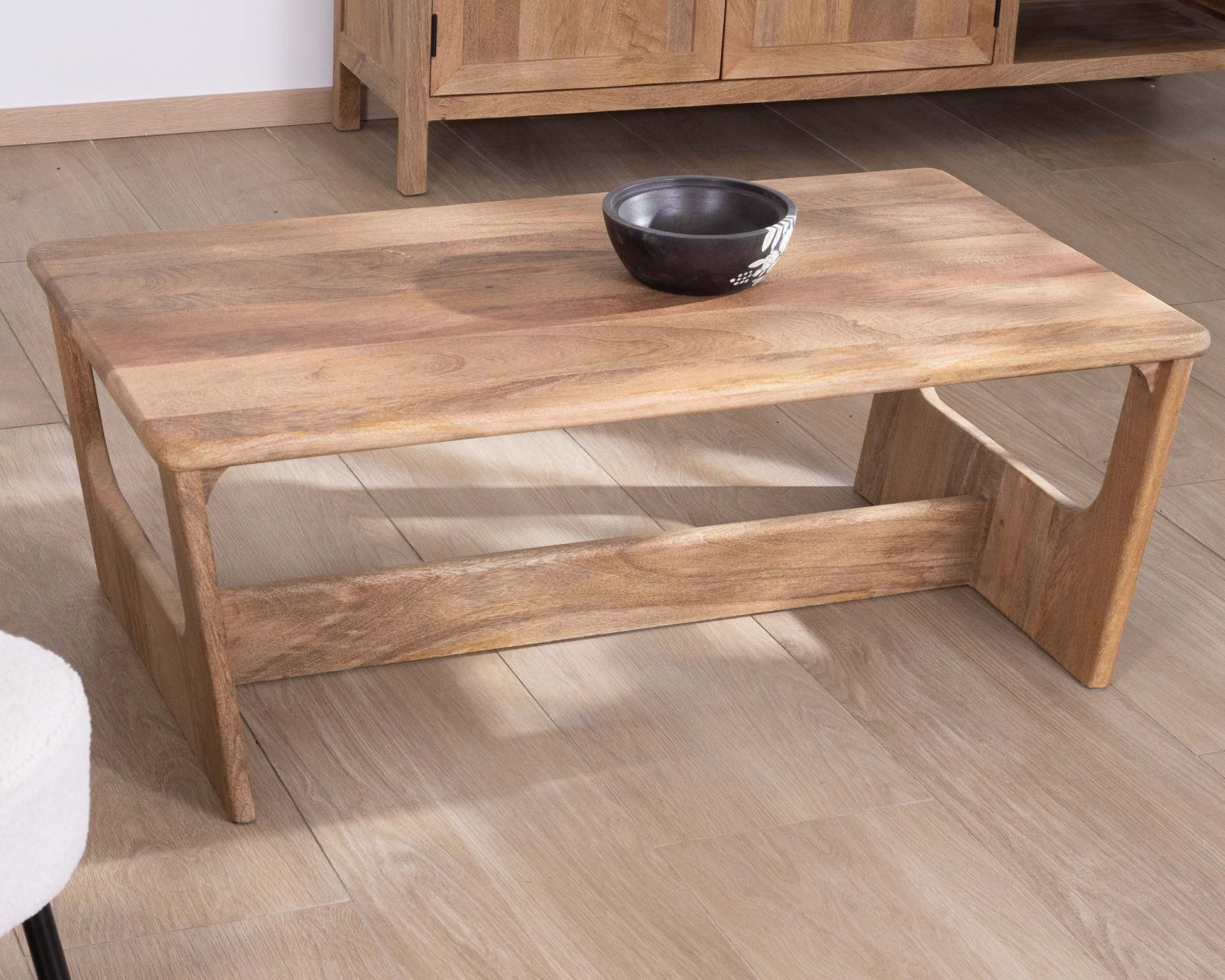 Table de salon épurée en manguier naturel "Maestro" 110 cm