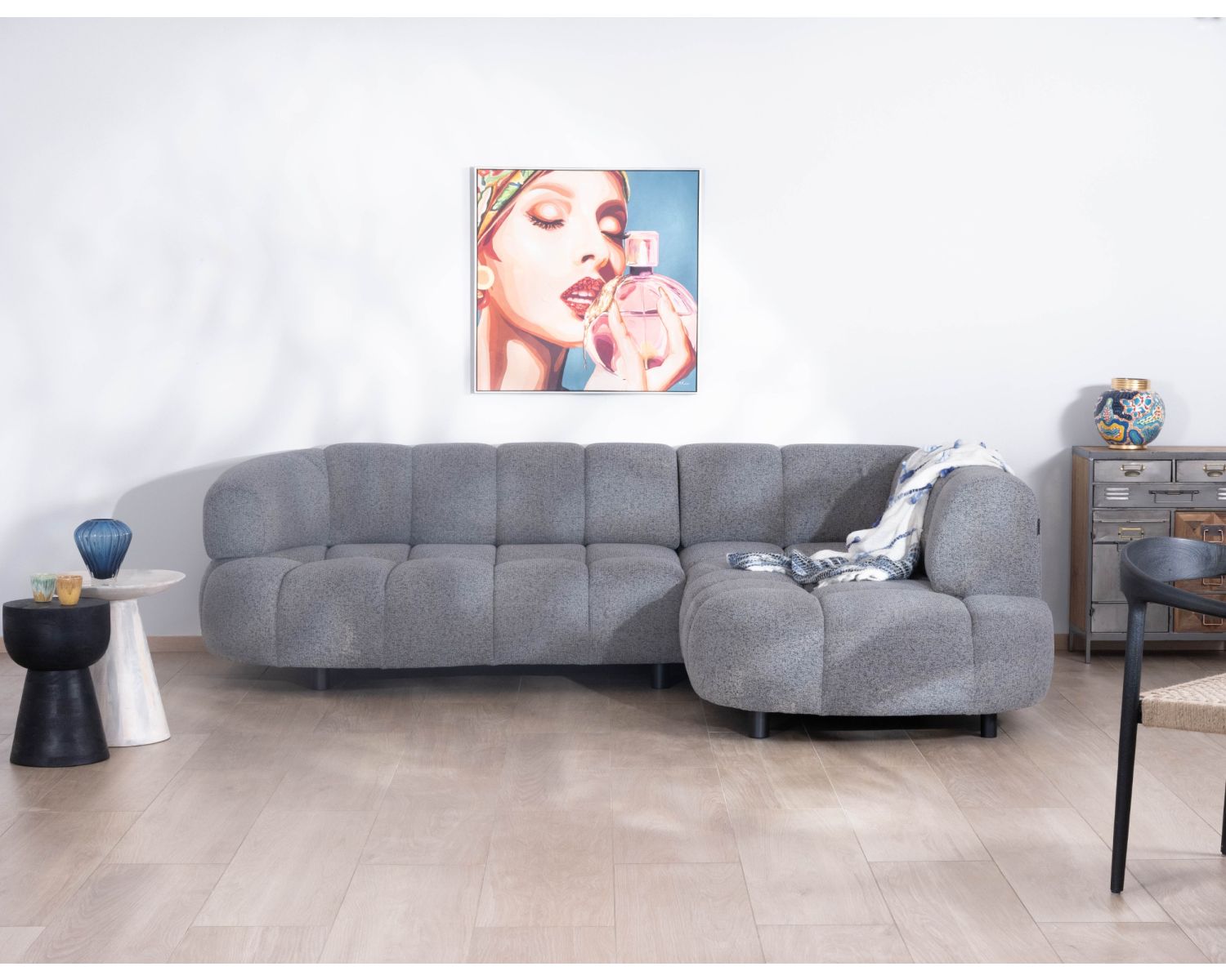 Grand canapé d'angle en tissu tramé gris "Syltan" avec profondeur d'assise réglable électriquement