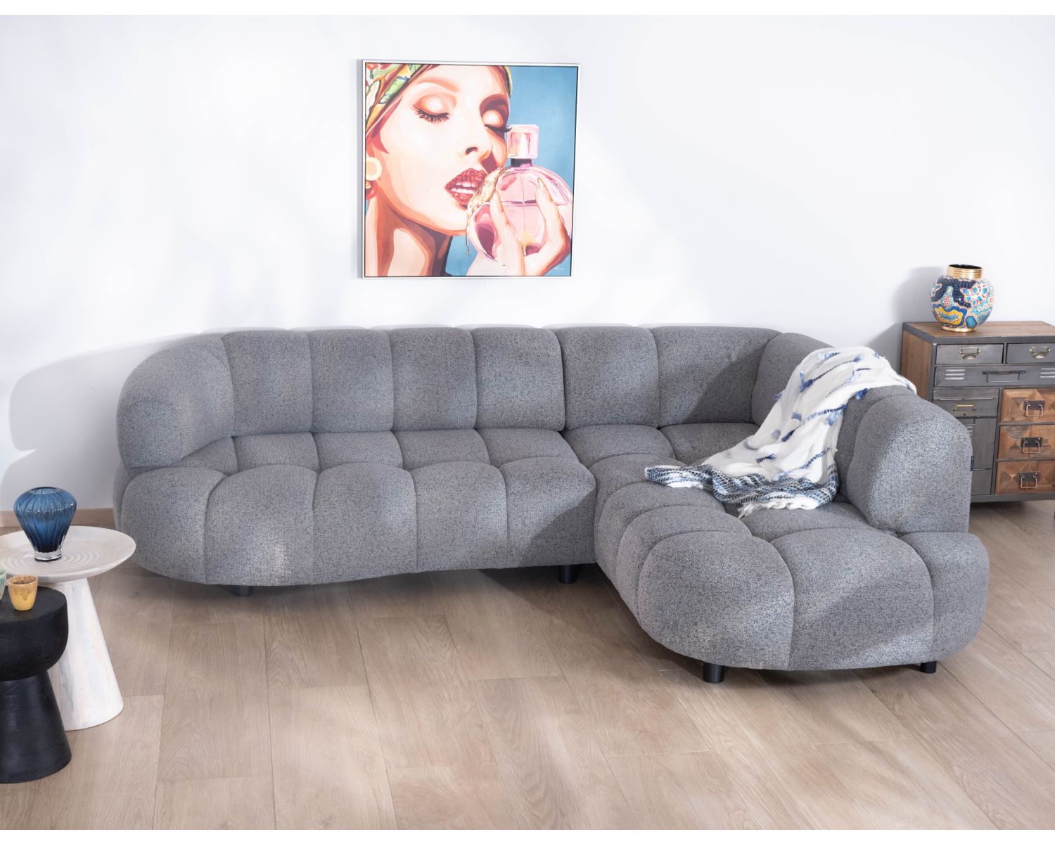 Grand canapé d'angle en tissu tramé gris "Syltan" avec profondeur d'assise réglable électriquement