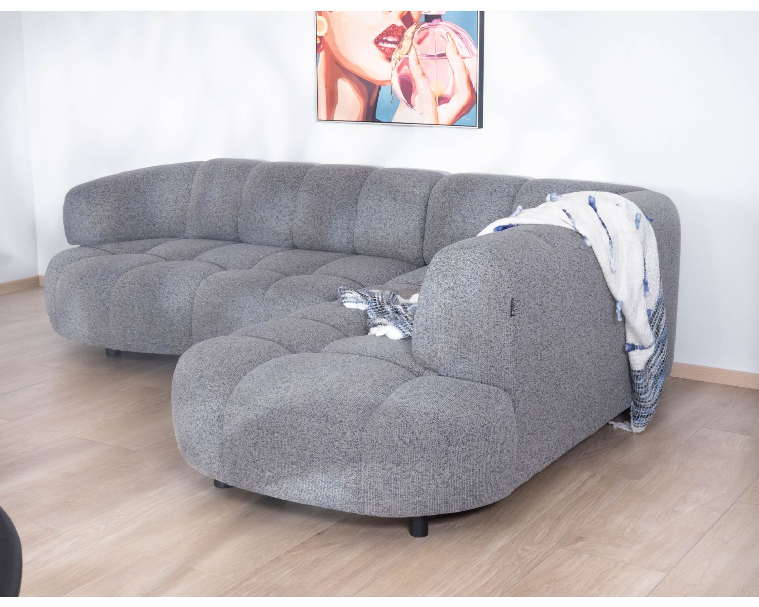 Grand canapé d'angle en tissu tramé gris "Syltan" avec profondeur d'assise réglable électriquement