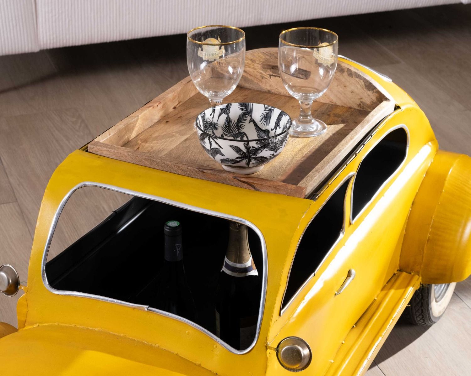 Insolite table de salon voiture vintage jaune "Crazy"