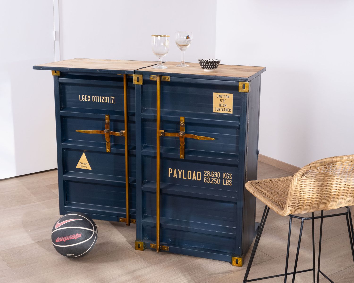 Petit meuble de bar modulable esprit conteneur "Crazy"