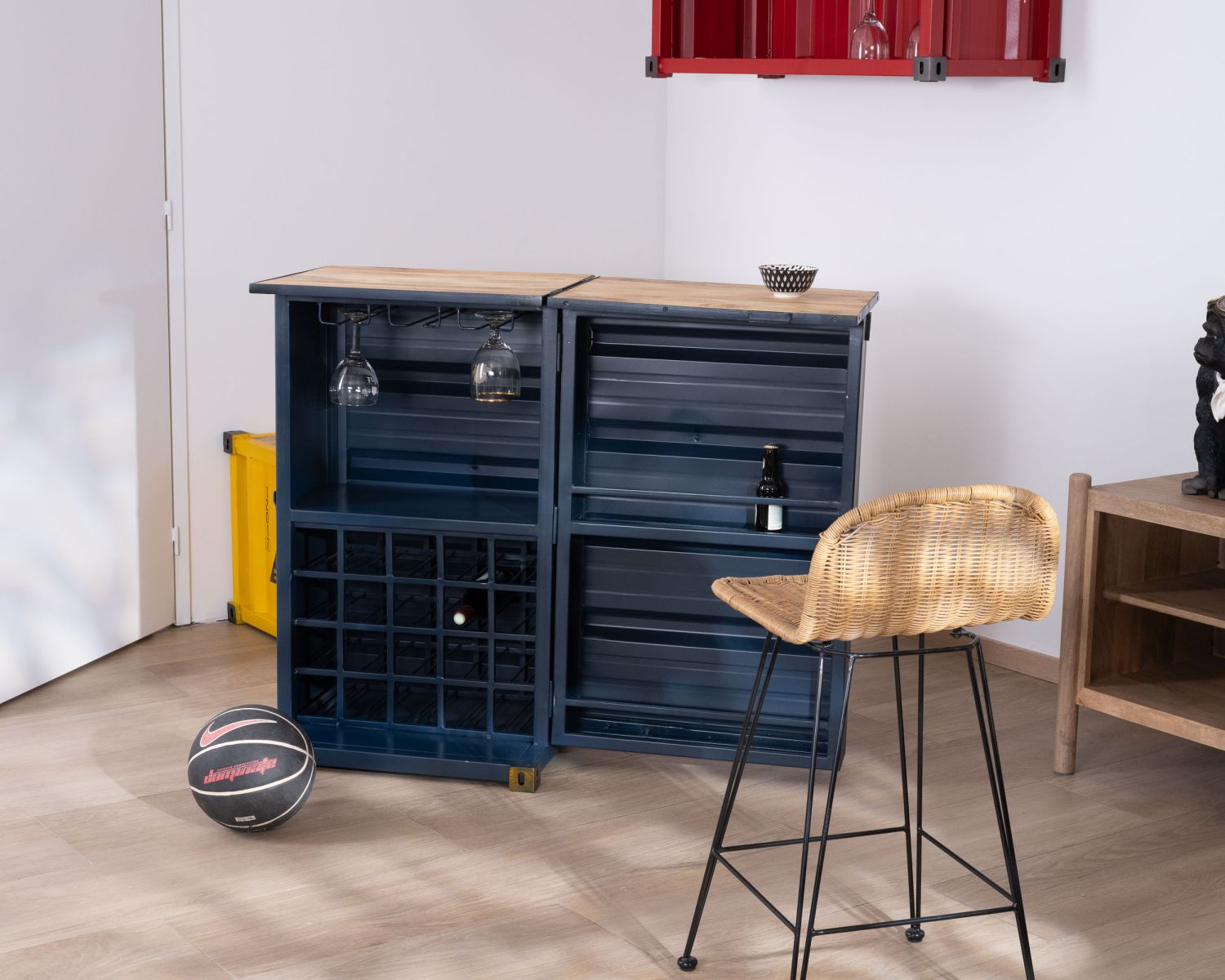 Petit meuble de bar modulable esprit conteneur "Crazy"