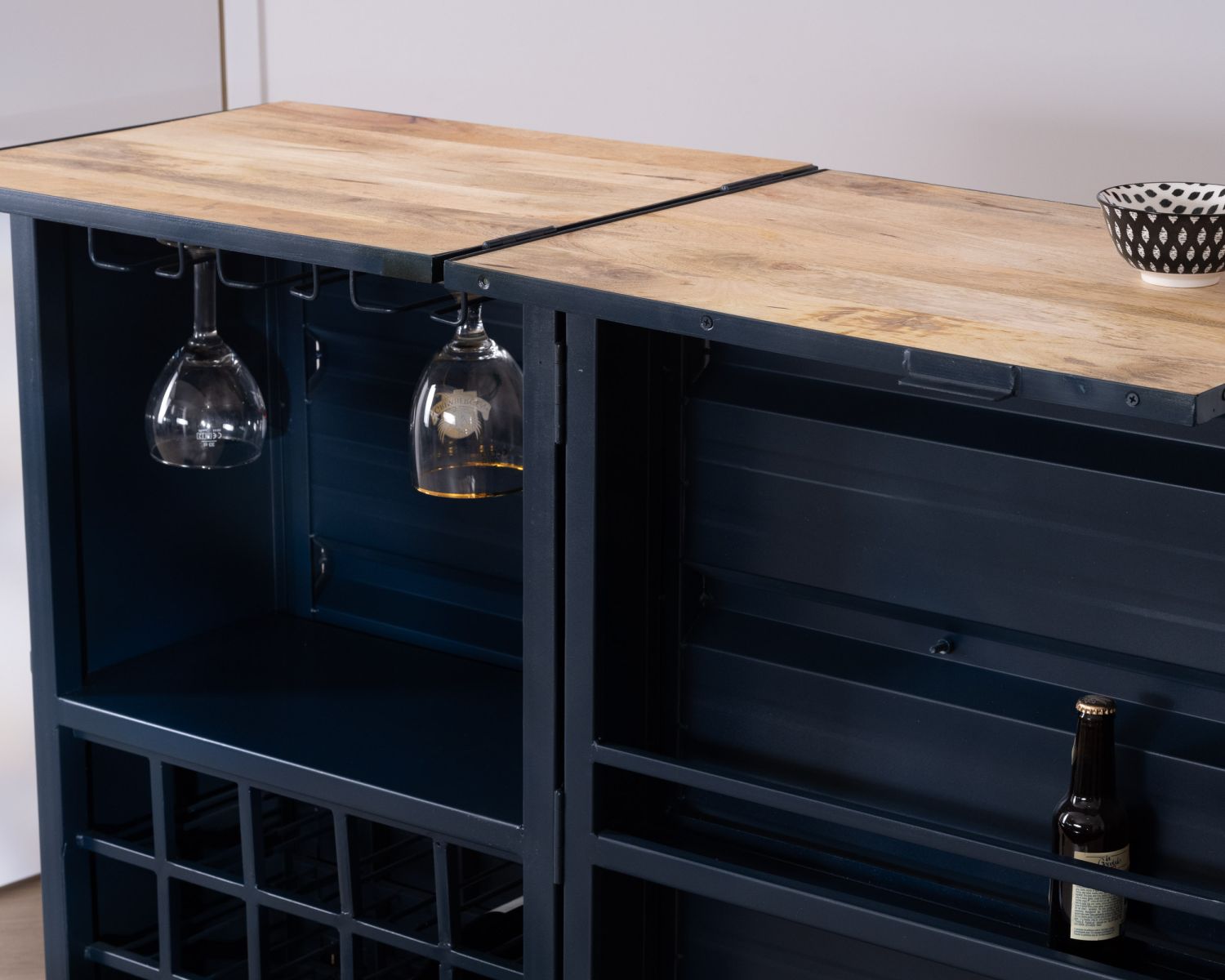 Petit meuble de bar modulable esprit conteneur "Crazy"