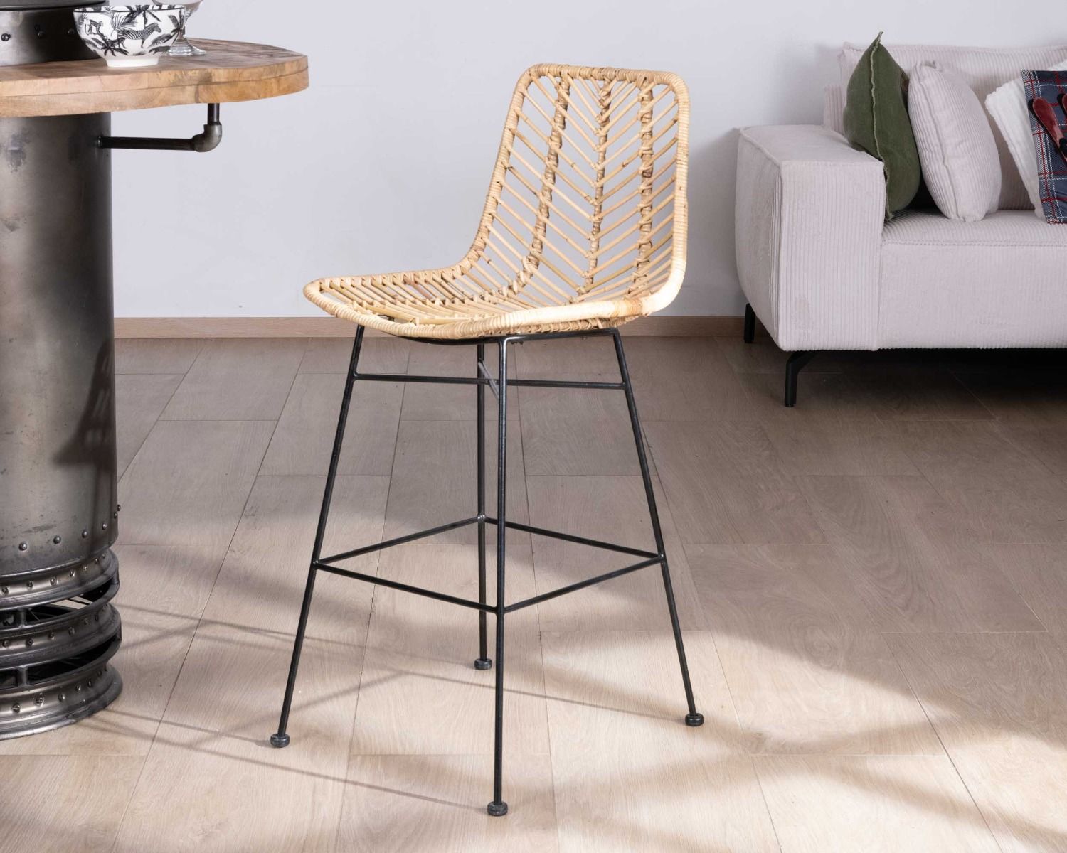 Chaise mi-hauteur en rotin et pieds métal "Coco"