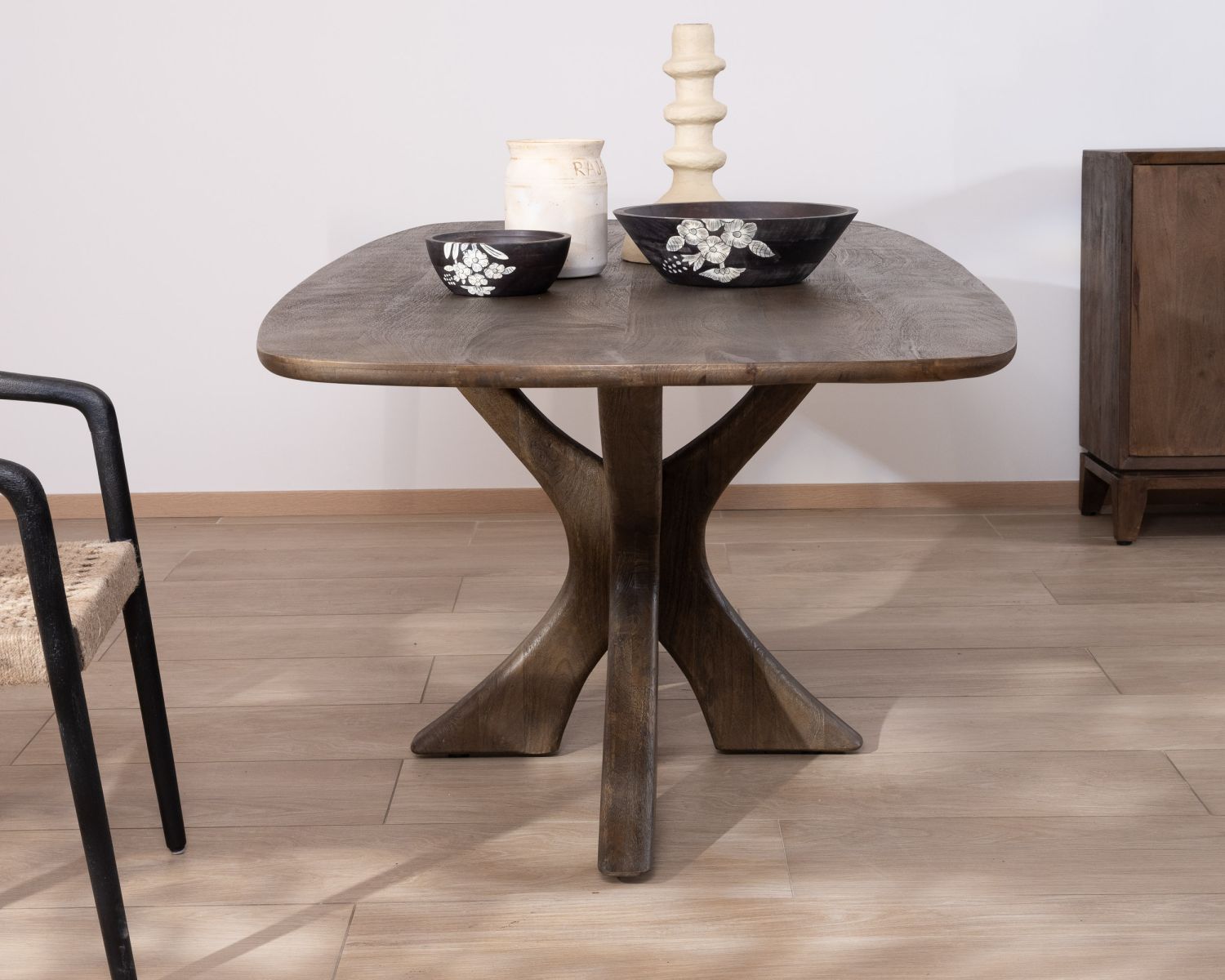 Table de repas 220 cm en manguier "Flow" piètement effet branches d'arbre