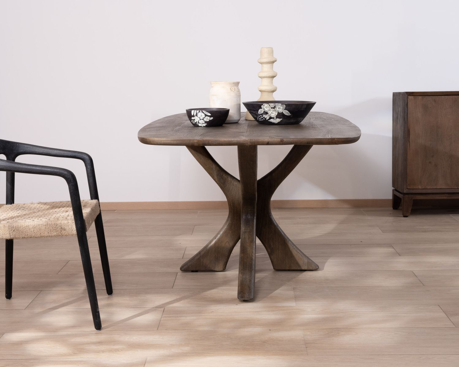 Table de repas 220 cm en manguier "Flow" piètement effet branches d'arbre