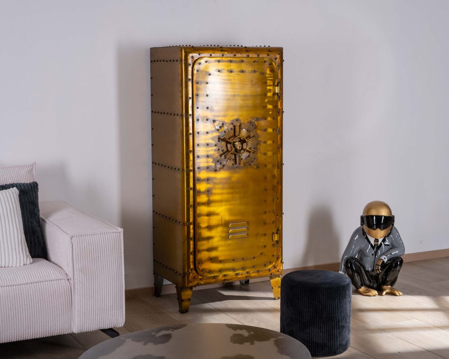 Meuble de rangement aspect coffre fort doré "Crazy"
