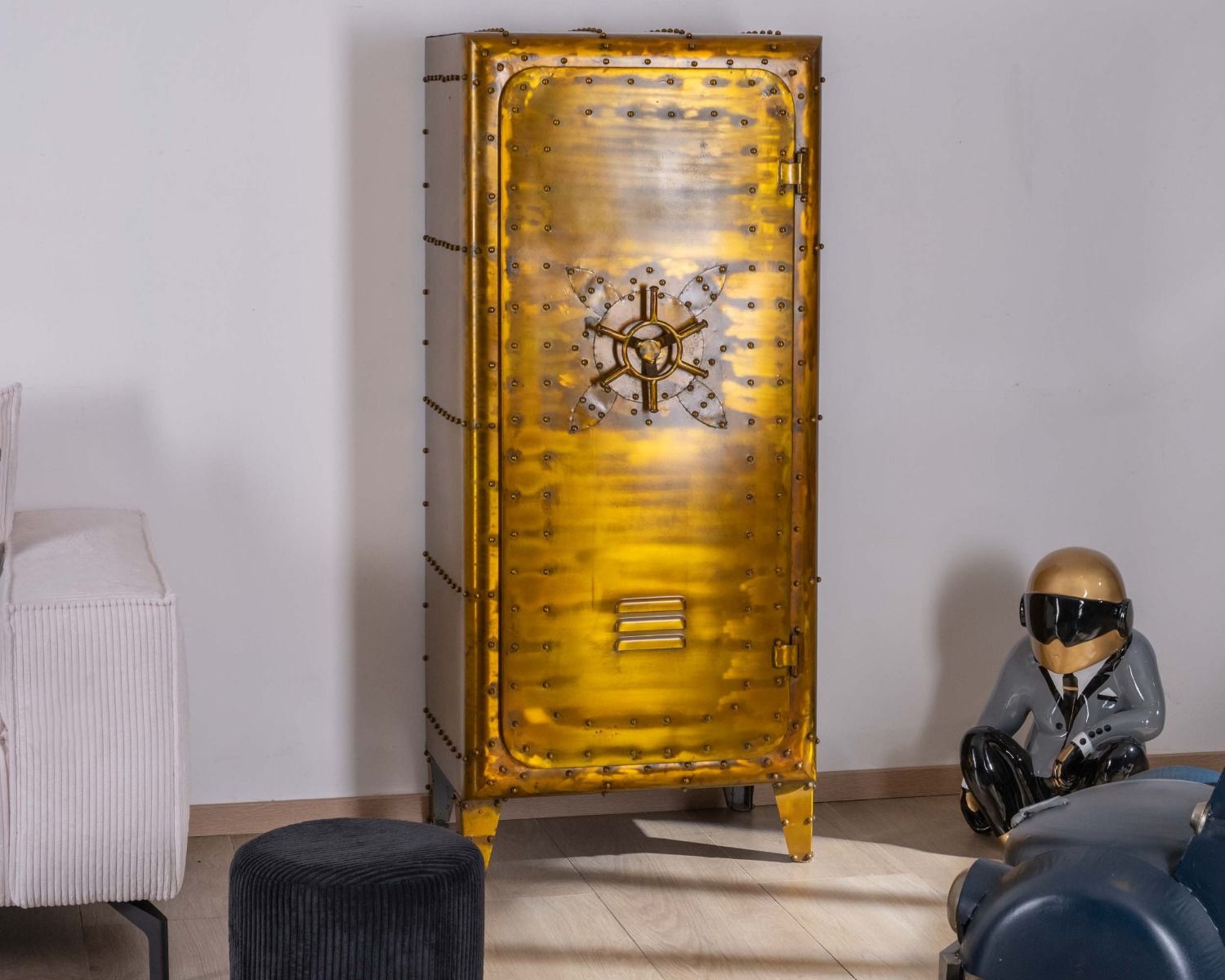 Meuble de rangement aspect coffre fort doré "Crazy"