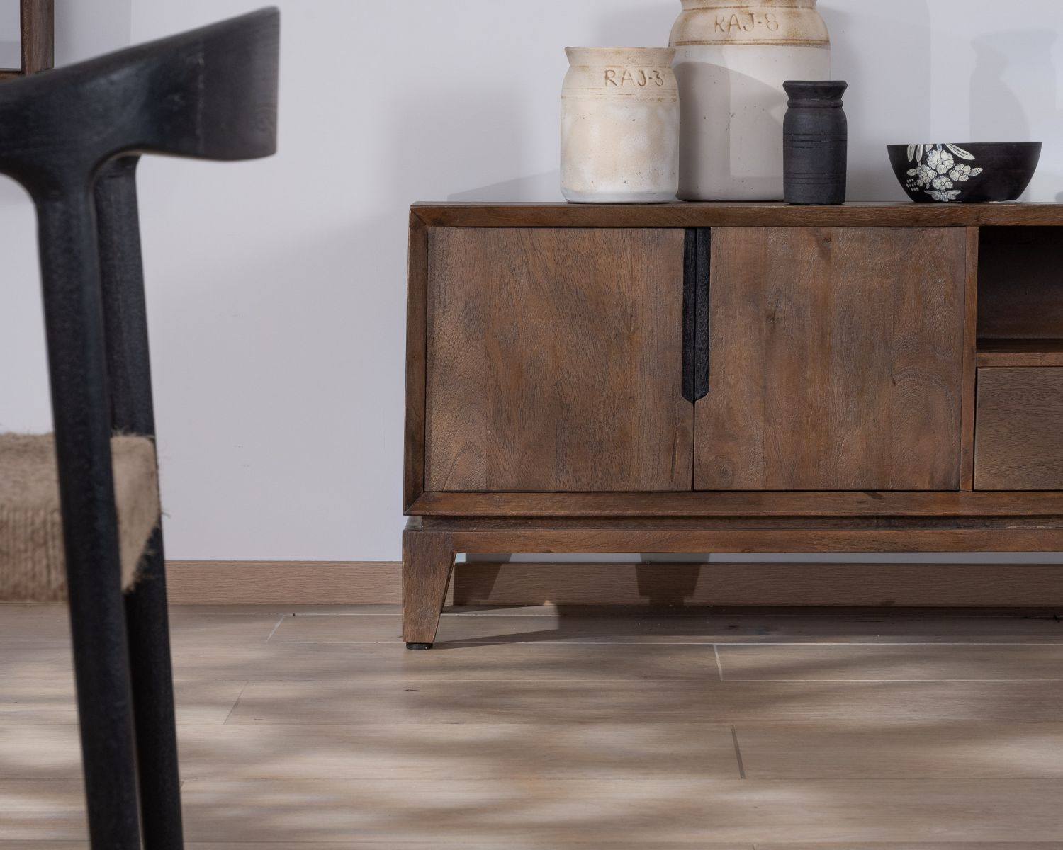 Grand meuble TV en manguier style rétro "Slody" 200 cm