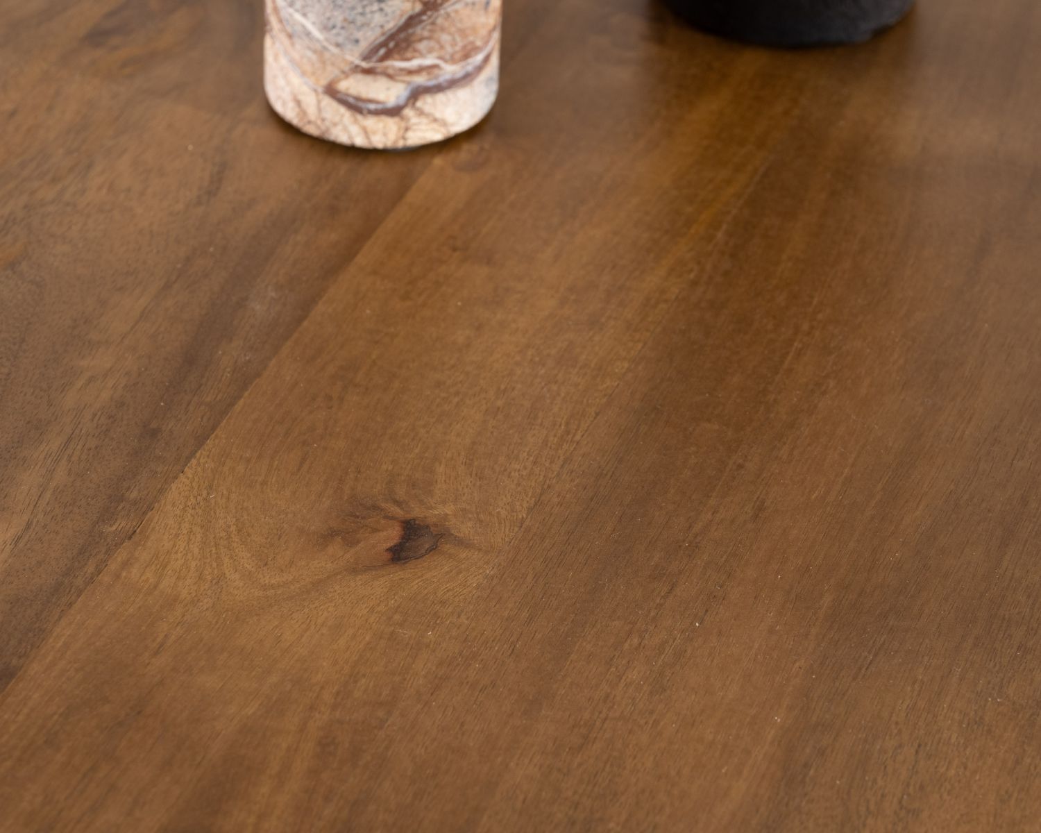 Table carrée en manguier design japandi "Daun" 130 cm