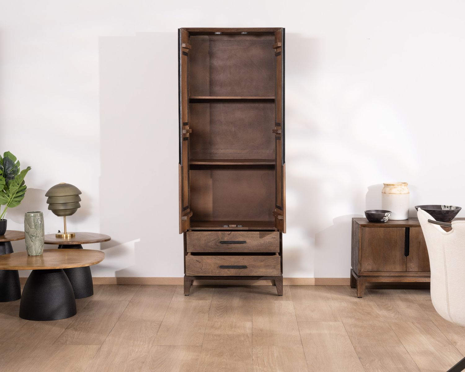 Armoire vintage en manguier avec portes et tiroirs bas "Slody"